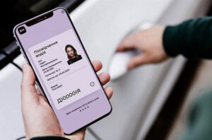 Україна стала першою країною у світі де можна використовувати електронне водійське посвідчення