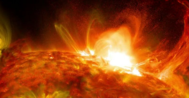 Бурхливі спалахи на сонці могли спричинити появу життя на Землі
