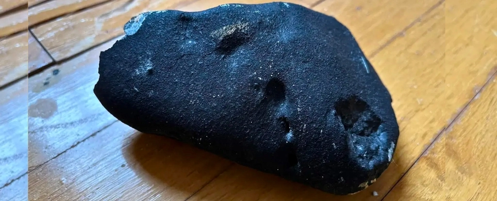 Таємничий камінь, який пошкодив будинок у Нью-Джерсі, міг бути падаючою зіркою