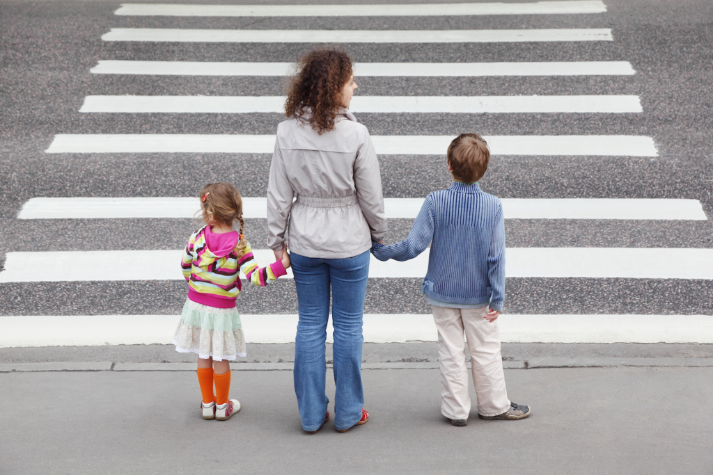 Депутати пропонують збільшити штрафи для пішоходів з дітьми