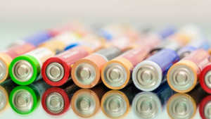 Як використовувати батареї AAA в пристрої з батареєю AA