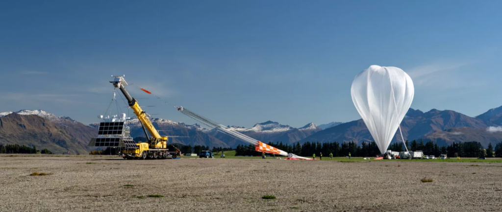 NASA кидає гігантську повітряну кулю «надвисокого тиску» в Тихий океан