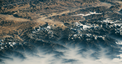 NASA показало, як виглядає туманний гімалайський ранок із космосу