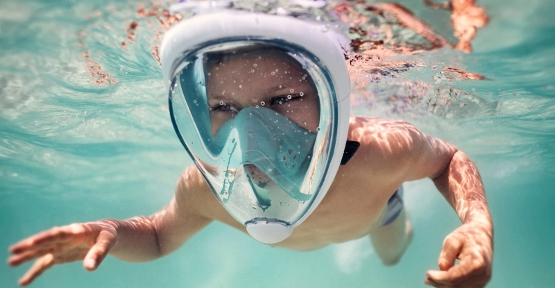 Експерти попереджають про смертельні ризики, від масок для підводного плавання
