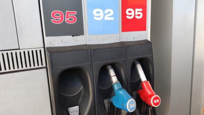 Що буде з цінами на бензин після повернення податків