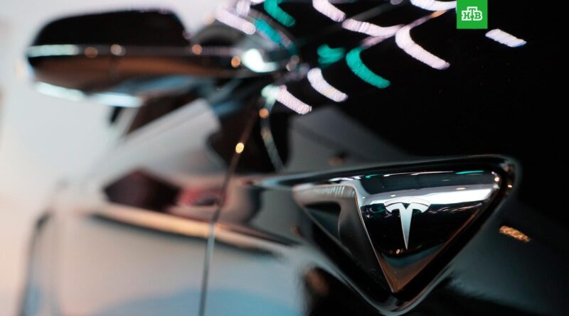 Tesla відкличе більше мільйона автомобілів
