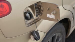 Експерт пояснив, як заощадити на бензині