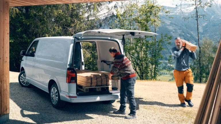 Топ-5 комерційних фургонів середнього розміру з пробігом в Україні