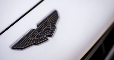 В новых автомобилях компании Aston Martin появятся сиденья, разработанные специалистами Geely