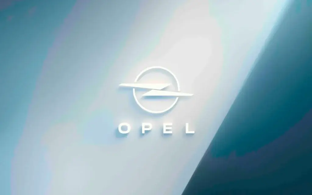 Opel показала новий логотип марки (Фото)