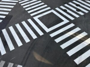 На українських дорогах з’явилася нова унікальна розмітка (Фото)