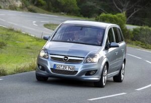 Названо вживані мінівени, які можна купити в Україні за 8000 доларів