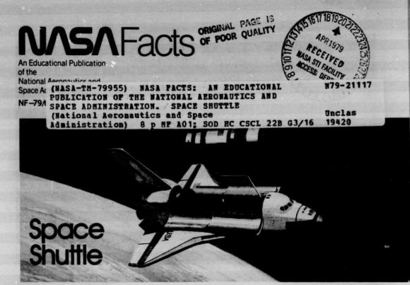 Чорно-біла копія титульної сторінки буклету NASA Facts із зображенням космічного човника