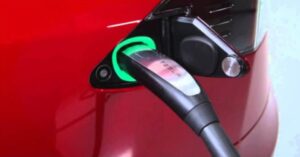 З початку року в Україні зареєстрували велику кількість електромобілів: скільки всього їх їздить українськими дорогами