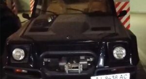 На підземному паркінгу Києва виявили Lamborghini у кузові пікап – відео