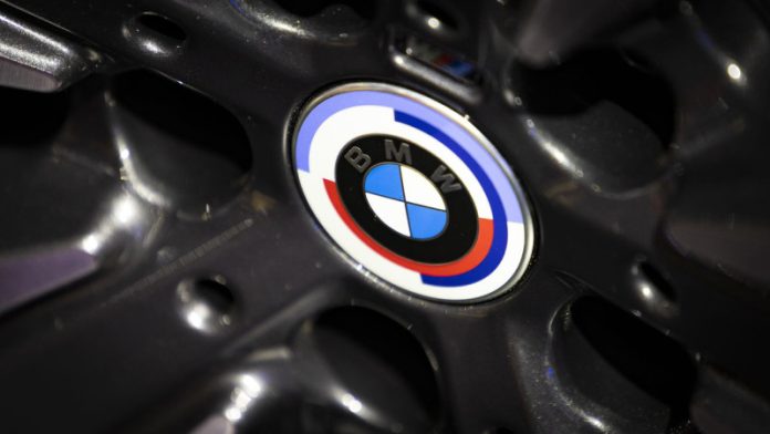 BMW не забула про ДВЗ, але змінить назву моделей