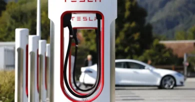 Електромобілі концерну Stellantis зможуть підключатися до станції швидкої зарядки Tesla
