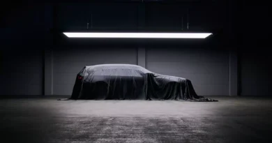 Компанія BMW опублікувала перші фотографії нового універсалу M5 Touring