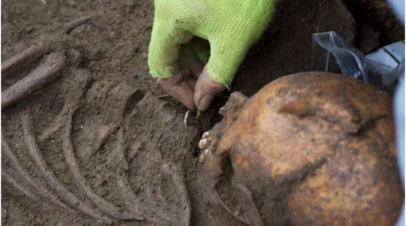 Обличчя 16-річної жінки, похованої поблизу Кембриджа у VII столітті було реконструйовано після аналізу її черепа