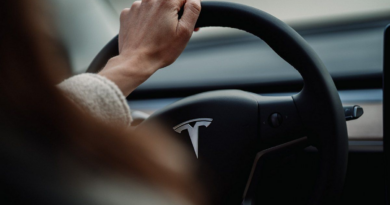На автомобілях Tesla знайшли секретний “Режим Ілона” – що він дає