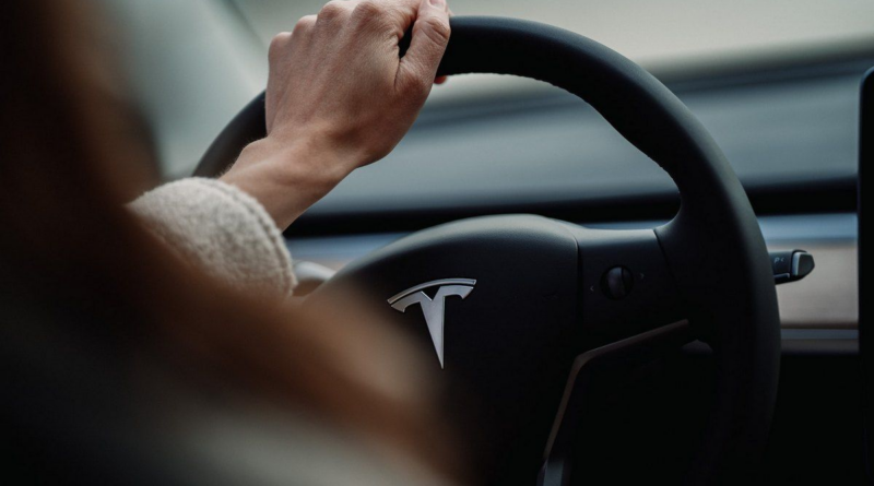 На автомобілях Tesla знайшли секретний “Режим Ілона” – що він дає