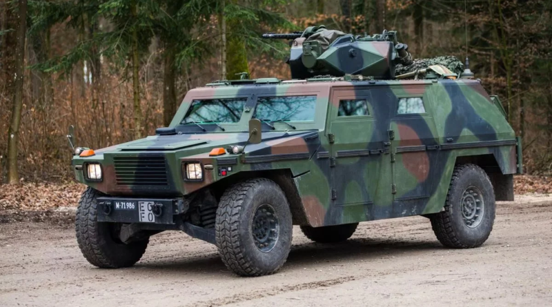 В Україні помітили броньований автомобіль Eagle швейцарського виробництва