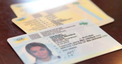 Кому з водіїв, коли і як потрібно буде замінити права в Україні