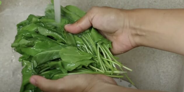 Як правильно заморозити шпинат: ефективний спосіб збереження свіжості