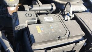 Експерт пояснив, чому штатні АКБ служать довше за покупні