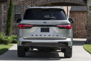 Toyota відкличе нові Tundra і Sequoia через ризик втрати колеса