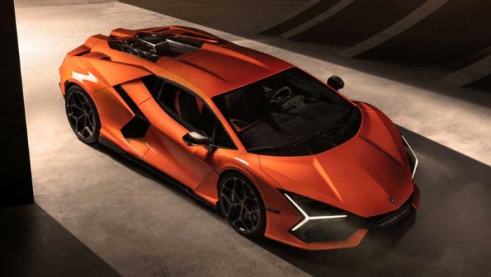 Суперкар Lamborghini Revuelto користується ажіотажним попитом