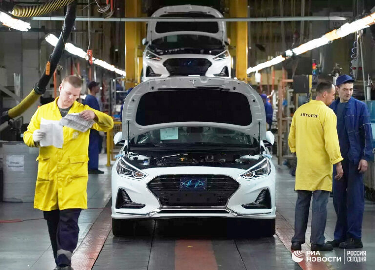 Лише три автовиробники не визначились із долею своїх російських заводів