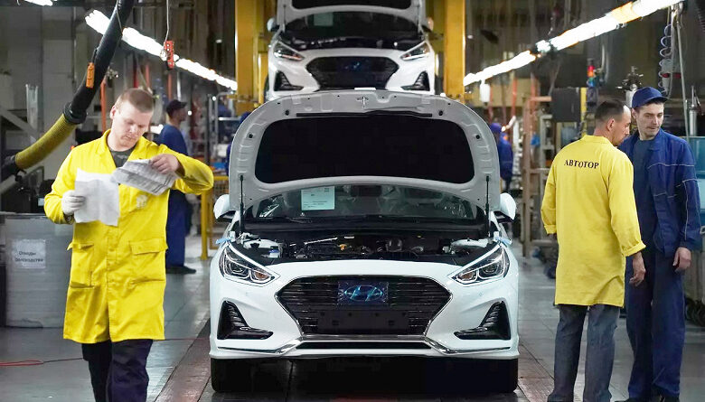 Лише три автовиробники не визначились із долею своїх російських заводів
