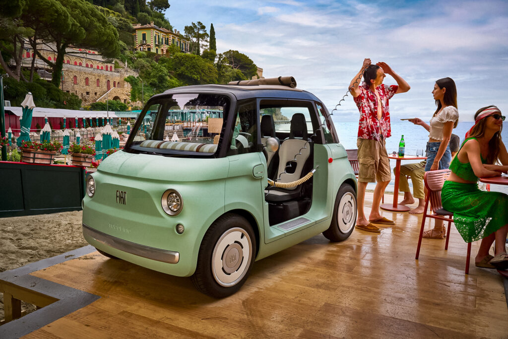 Компанія Fiat відродила мікрокар Topolino у вигляді крихітного електромобіля