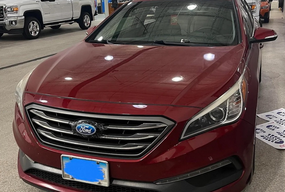 Власник Hyundai прикрасив автомобіль шильдиками Ford, і ось навіщо