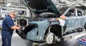 Штучний інтелект допоміг покращити ефективність випуску BMW у 5 разів