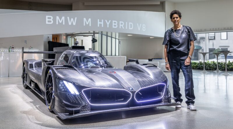 Художниця зробить із перегонового прототипу BMW M Hybrid V8 арт-кар для Ле-Мана