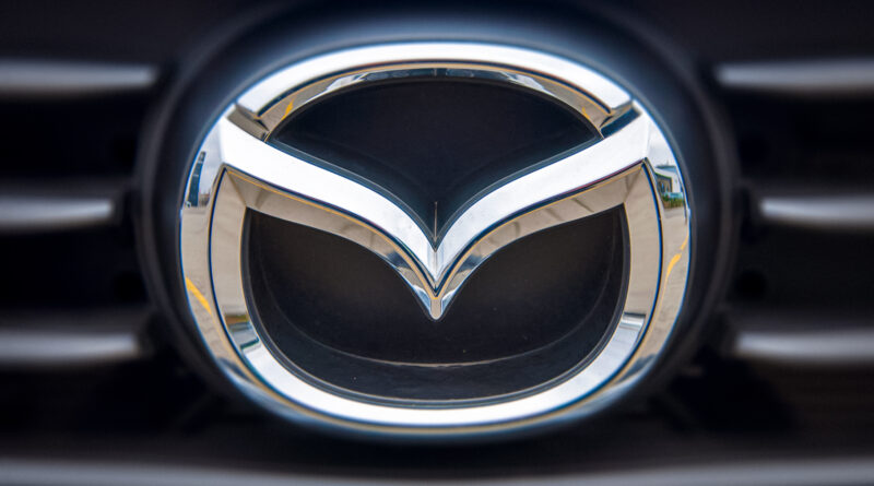 Компанія Mazda розкрила термін появи нового електромобіля