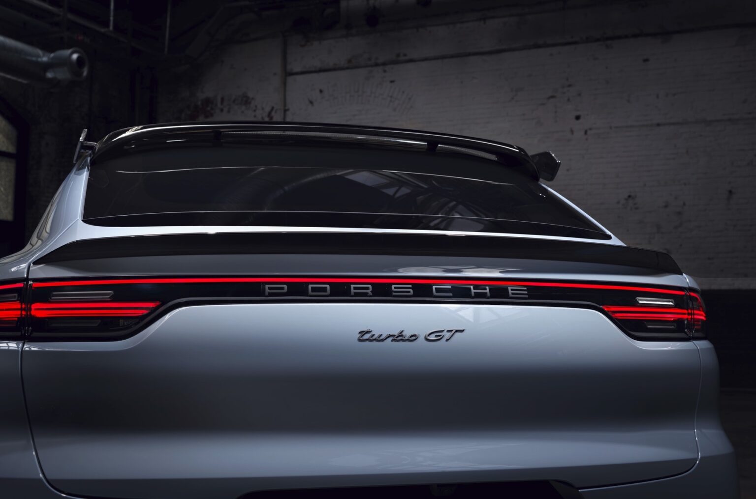 Компания Porsche работает над самым мощным Cayenne в истории