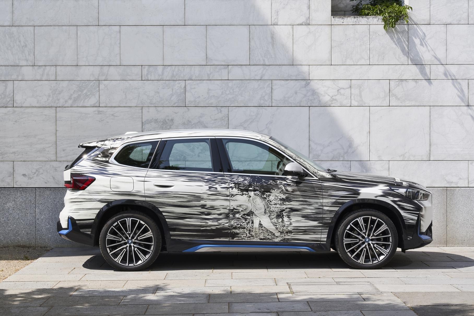 BMW iX1 перетворили на новий арт-кар
