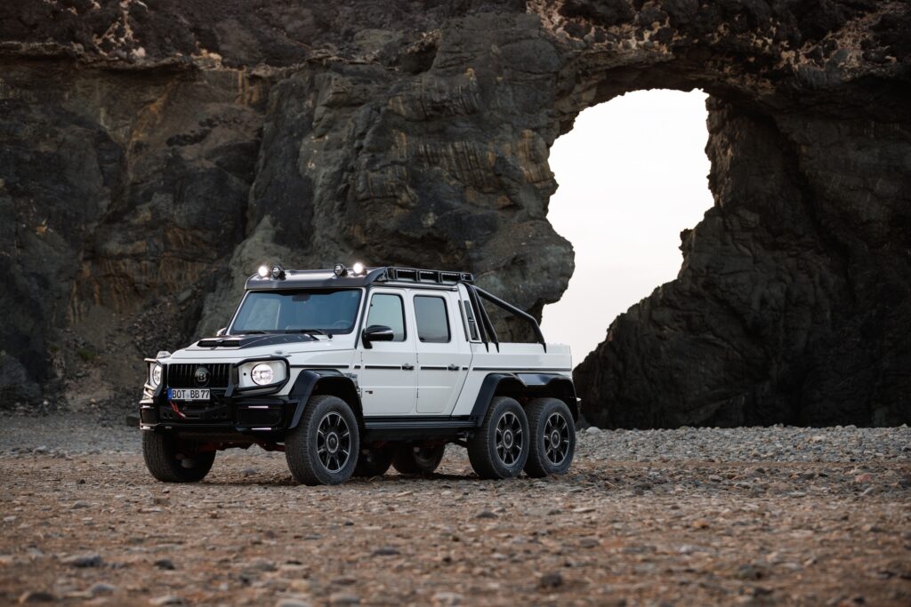 Німецька компанія Brabus зробила суперпікап із трьома осями XLP 800 6x6 Adventure