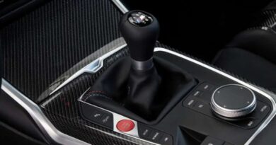 Електричним суперкарам BMW додадуть фейкову коробку передач