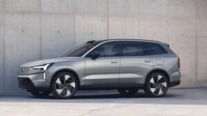 Флагманський електрокросовер Volvo EX90 запізниться на півроку через проблеми із софтом