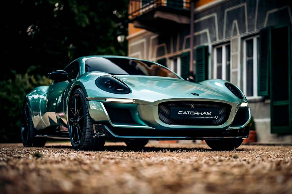 Компанія Caterham показала незвичайне тримісне купе Project V