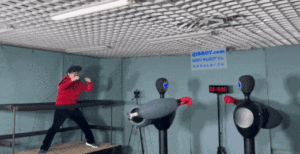 Робот-боксер передбачив команди оператора і рекордно швидко відреагував