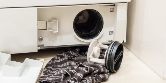 Як позбавитися запаху в пральній машині: почистіть фільтр