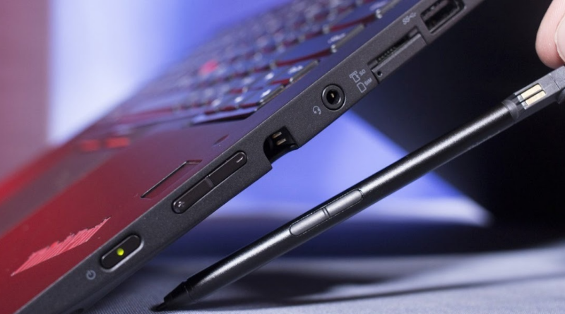 Lenovo запатентувала ноутбук із висувною веб-камерою, яка ще й стілус