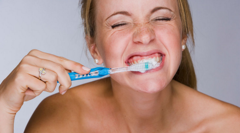 Нове дослідження пов'язує зниження когнітивних функцій з гігієною зубів