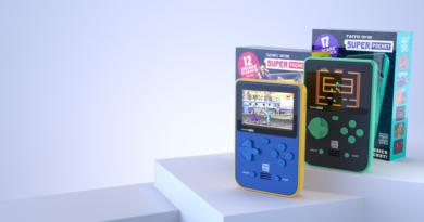 Представлено портативну ретро-приставку Super Pocket із вбудованими іграми