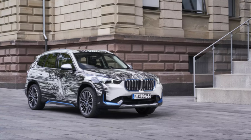 BMW iX1 перетворили на новий арт-кар